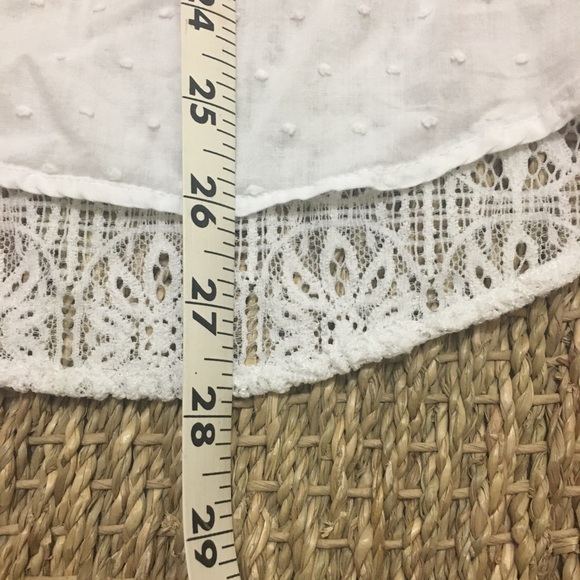 SIGNATURE STUDIO Lace & Eyelet Tunic - Picture 14 of 14